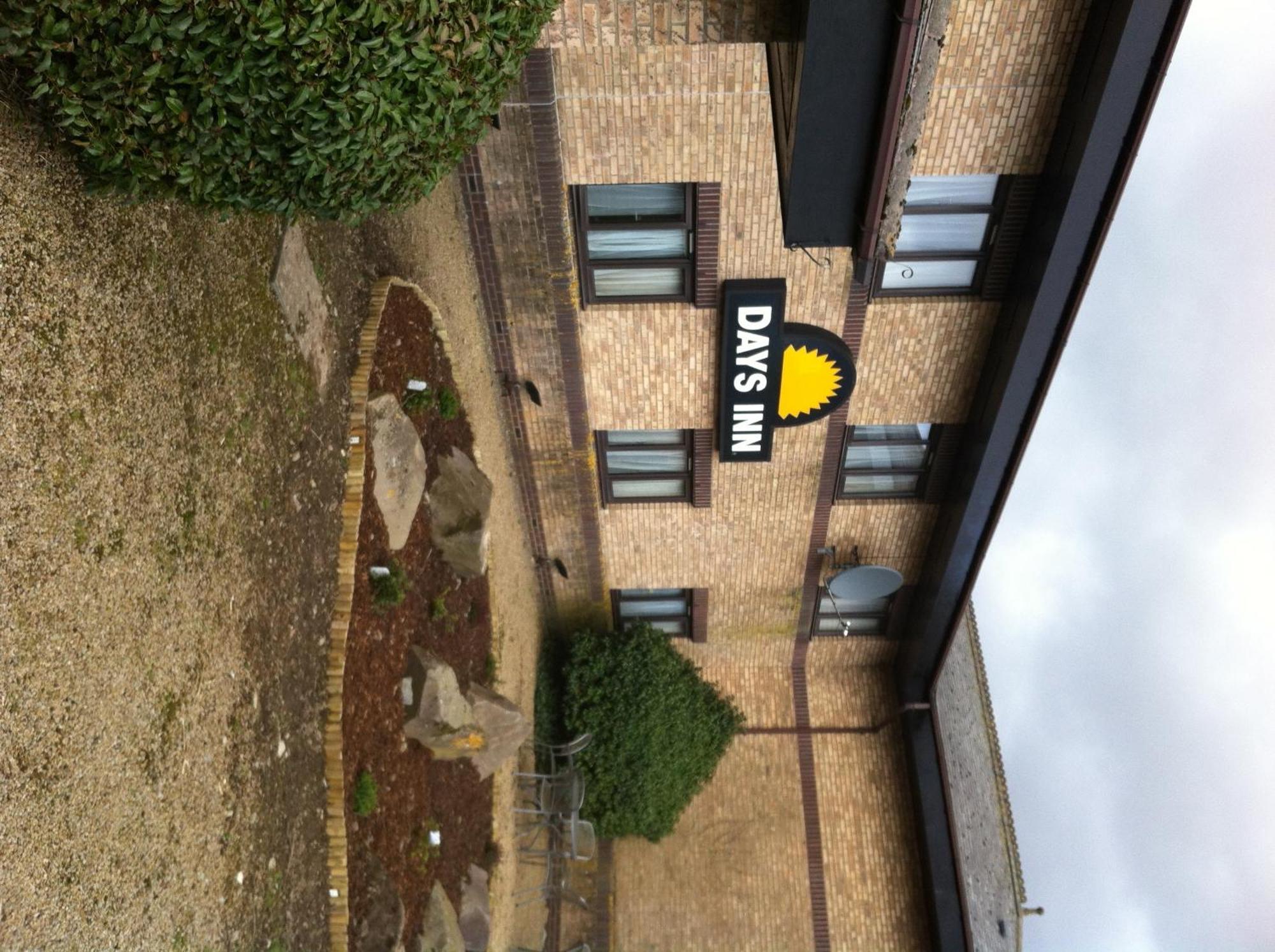 Days Inn Hotel Abington - Glasgow Екстер'єр фото